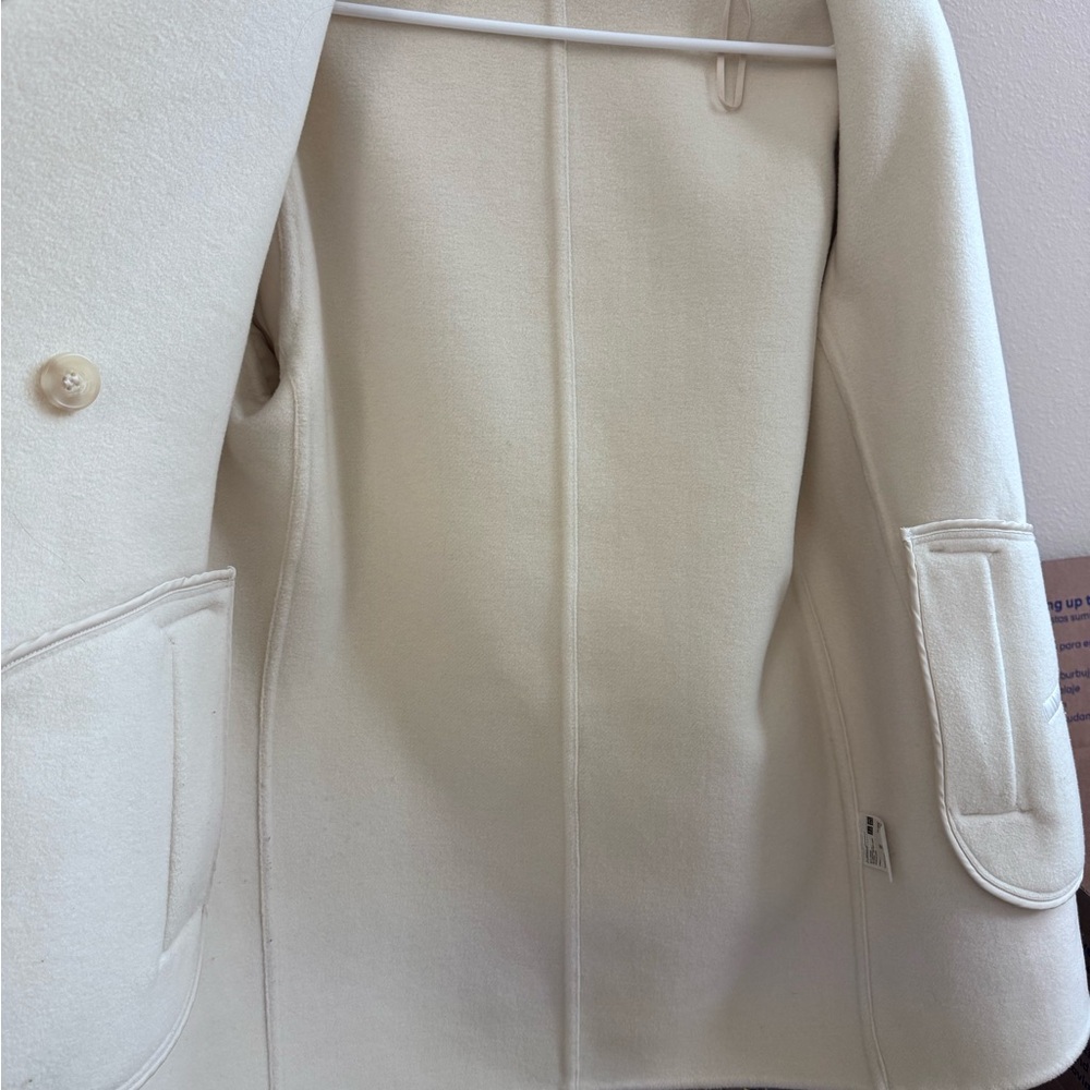 Uniqlo Wool Coat - Picture 5 of 5